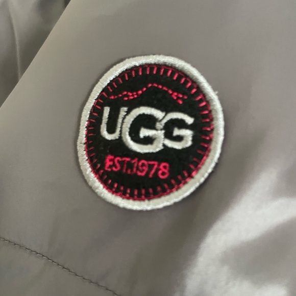 UGG Izzie Metallic Dark Gray Puffer Jacket in Gunmetal - Size XL - Picture 8 of 11